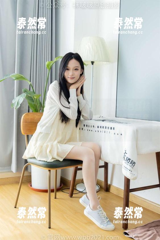 BoBoSocks袜啵啵 - 小沫撞上绿色丝袜，终于绽放出一组充满“调皮”的写真套图！