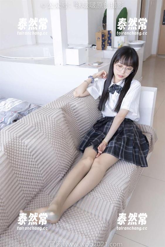 BoBoSocks袜啵啵 - 单腿白棉袜的美图特辑，小甜豆又要把你的眼球分了！