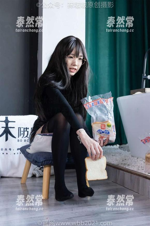 BoBoSocks袜啵啵 - 稚予的私拍花絮：裸足、鞋、以及无法言喻的水，点击查看这些图片！