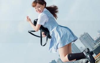 BoLoli菠萝社 – 三亚旅拍：Monkey_小潘鼠全集里，水的温度好奇怪