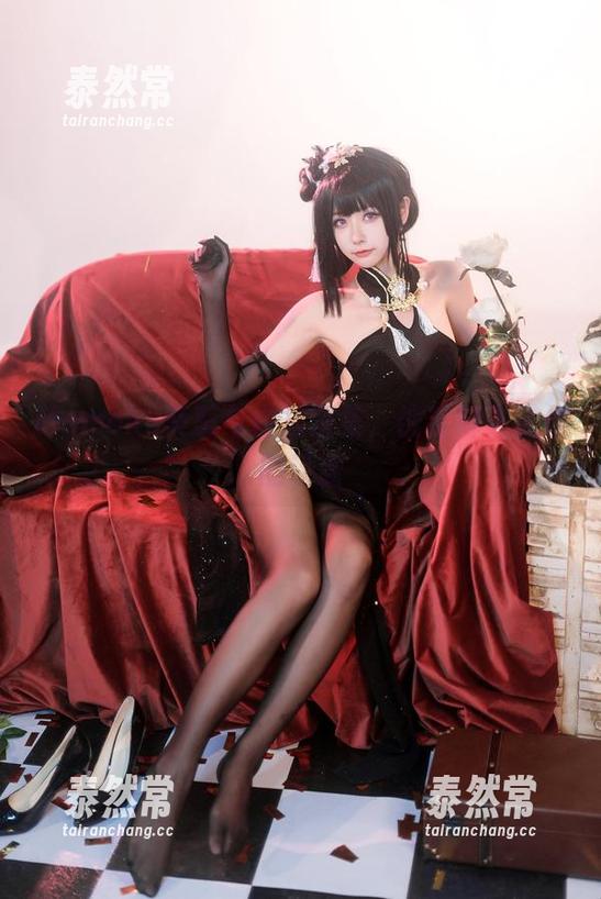 Momoko葵葵与白裙图集，恍若时光错位的轻盈