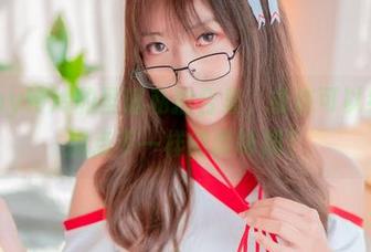 Money冷冷的圣诞私拍合集，或许可以给冬天加点不一样的调味剂？