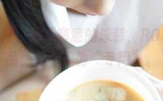 高清画质，灵巧随意的泳装，ROSI的作品，真不愧为“专用”。