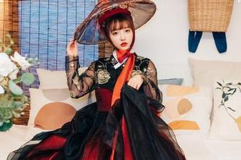 好奇Son Ye Eun如何随意把裤里丝拉进COS界？我也在想！