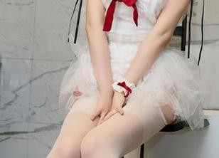 Xiuren秀人网 – 每次翻到Elise谭晓彤的JK写真，我都想问：“能不能给我来一整个班？”