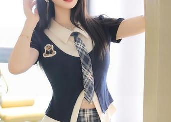 Xiuren秀人网 – 看！Luffy菲菲的吊带让我的审美炸了吗？惨了，看原图时被吸引得转圈！