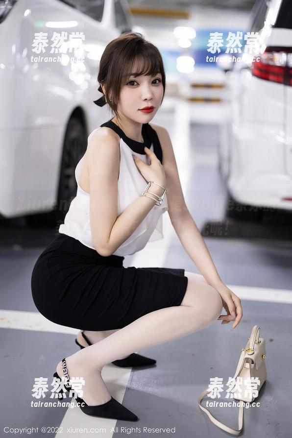 Xiuren秀人网 - 看！那是sophie余冰的美图，姐姐在里面闪着光呢！