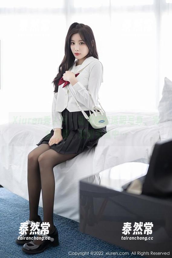Xiuren秀人网 - 初梦瑶的透明写真，完全免费，双眼失焦中…