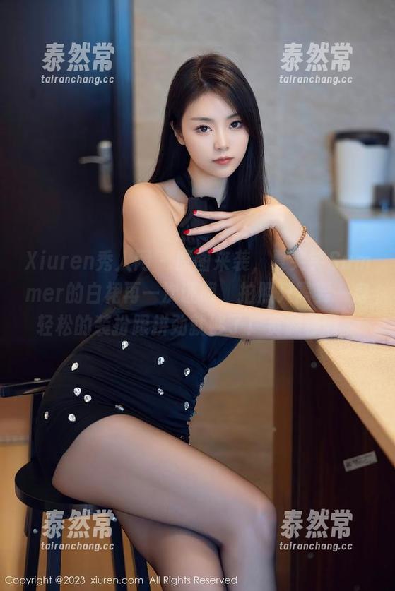 Xiuren秀人网 - 原图来袭，夏笑笑Summer的白裙再一次证明，拍照只需要一身轻松的装扮跟拼劲就够了！资源秒收。