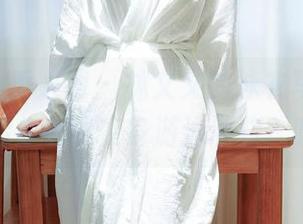 Xiuren秀人网 – 林文文的泳衣写真集，下载后你也能变身游泳健将？哈哈！