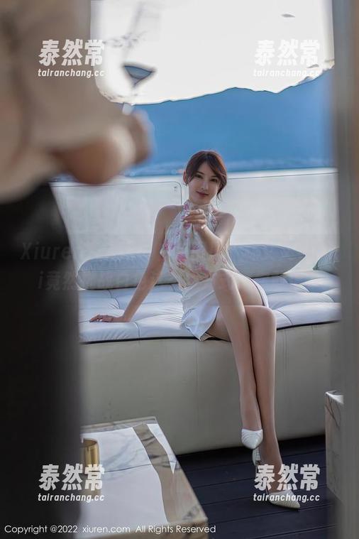 Xiuren秀人网 - 白色图册，林文文yooki竟然挑战白色这么多方式，你敢信？