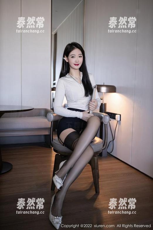 Xiuren秀人网 - 这张江真真在教室里的图片，唤醒我学生时代的回忆，真想立刻下载！