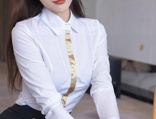 Xiuren秀人网 – 图包中的王俪丁小宝贝厨娘，唔，这秒让我想起了家里的味道？