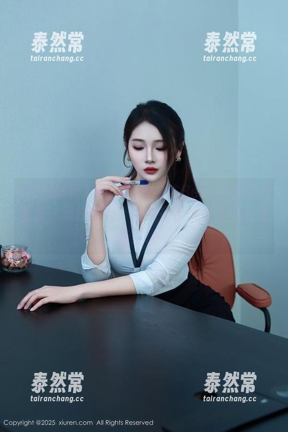 Xiuren秀人网 - 精选白洁Bessie的夏日图集：忍住没说，连我家猫都看我这组图流口水！