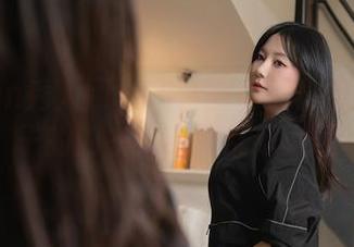 Xiuren秀人网 – 高清图库：慢慢看糯美子的内衣，心思乱七八糟