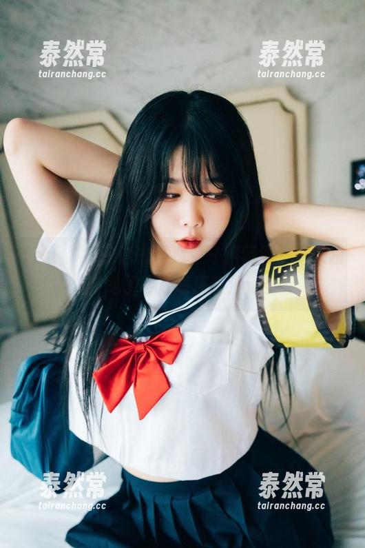 Zia(지아)的泳衣写真，一路畅游——快没时间了，后面还有沙滩！