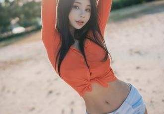 Zzyuri圣光写真集：下载一触即发，快乐就藏在这副画中！