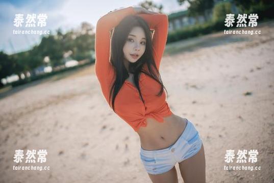 Zzyuri圣光写真集：下载一触即发，快乐就藏在这副画中！