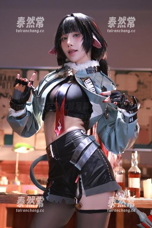 aqua水淼宕兔女郎写真，动作千变万化，不怕看到晕！