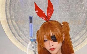 观看棉袜里的eliza喵喵：作品如同打开了一个‘袜子怪’的奇幻之旅！