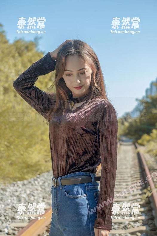 partycat轰趴猫 - 来了来了！Ellie艾栗栗的JK时光，可以随意横跳的原图与写真