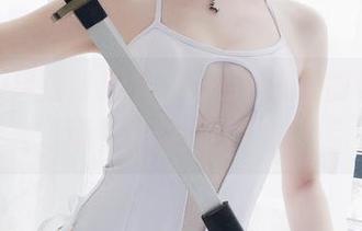 一小央泽腿部福利，一看就像是图包的封面，谁能拒绝？！