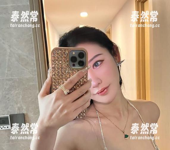 微密圈 - 探查不爱笑的赛琳的渔网黑丝图集，福利加持，等着你来发现哦。