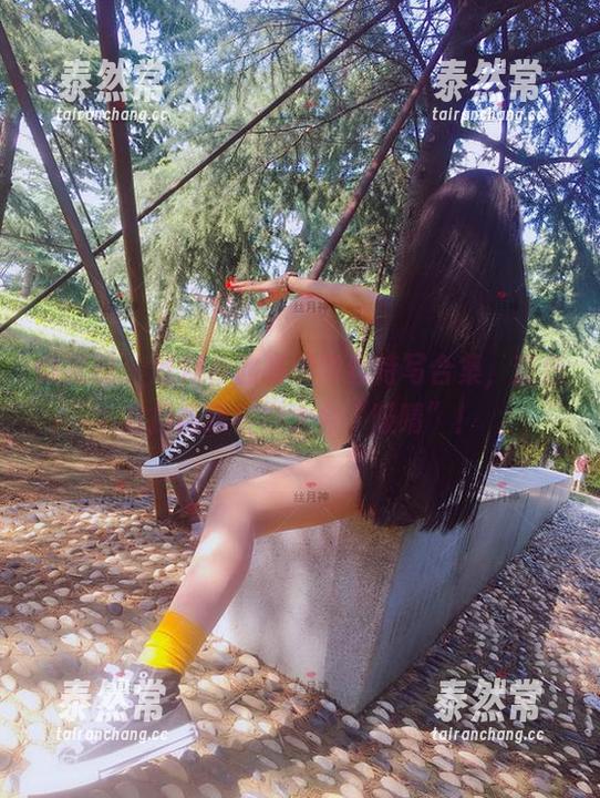 微密圈 - 丝月神的高清肉丝特写合集，蓝色方扣高跟实在太会“吸睛”！