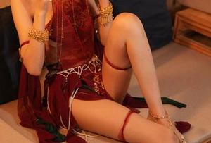 看余多多Dudu的女仆姿势，真有种想喊“老板，我来啦”的冲动