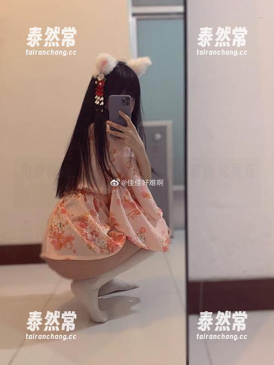 免费拿走！佳佳酱ovo的御姐套图究竟有多撩？