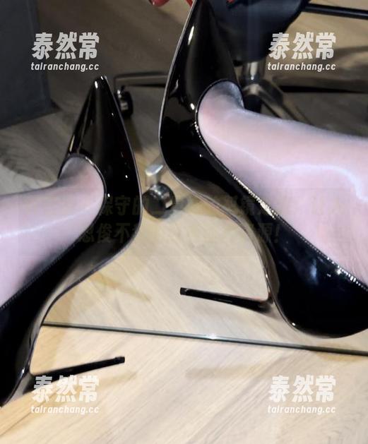 微密圈 - 保守的二舅妈的怼镜之旅：让人忍俊不禁的经典图片资源！