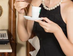 克拉女神 – 哟，舒彤用体操服换来的一堆美图，不过小心，套图太多可能让你目不暇接。