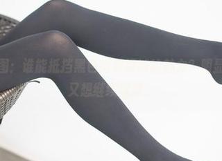 兔玩映画套图：谁能抵挡黑色绝对领域的魅力？明显有猫腻，但又想继续深挖。