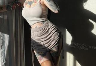 微密圈 – 卡通百科老王的短裙精选：你是看裙子还是看人呢？