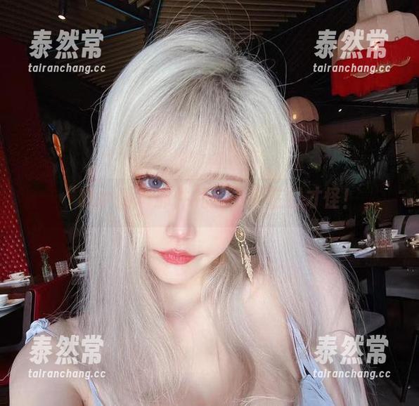 “啾小妍”那件礼服，不在线才怪！