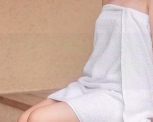 张嘴无言！喵糖映画的白袜体操服与马尾组合，作品躲在角落里等着你。