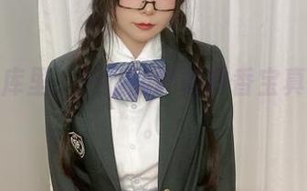 私房图库里，长腿的坏露露香宝真有一套。