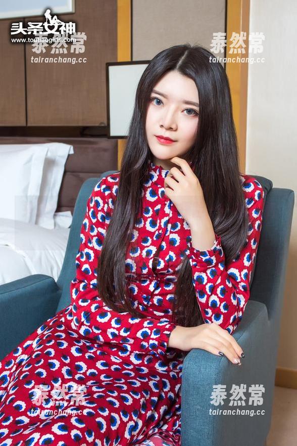 头条女神 - 李由美的浴缸探险——意外的图册冒险