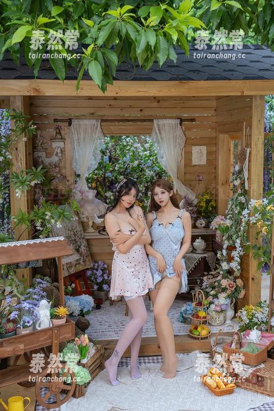 这组白色写真，奈汐酱Nice好像在让人猜她的色彩审美精选？