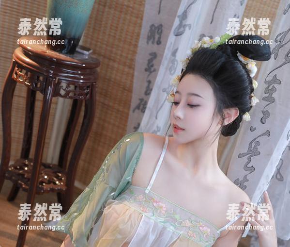 奈汐酱Nice的星星蕾丝美图合集，真有种想一看的冲动。