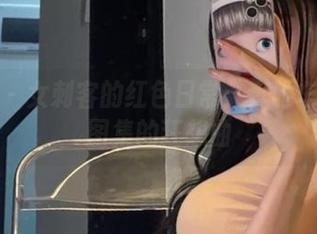 微密圈 – 女刺客的红色日常：奔驰车内全套图集的狂想曲