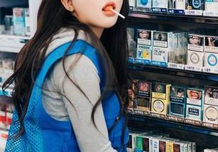 套图更新：孙乐乐(손예은)的吊带告白，谁心中不期待一点小憧憬？