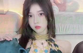 大家都在夸，小小奶瓶儿的双马尾福利，师生的加长版图片太精彩了！