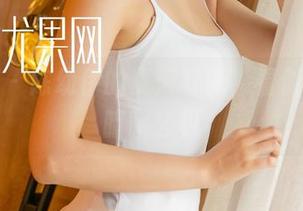 尤果网 – 陈幼伊的夏天写真，看似随意却暗藏玄机