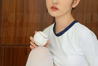 尤蜜荟 – 看了娜依灵儿的豹纹图集，突然觉得豹纹好像能引出各种味道，好奇心无限。