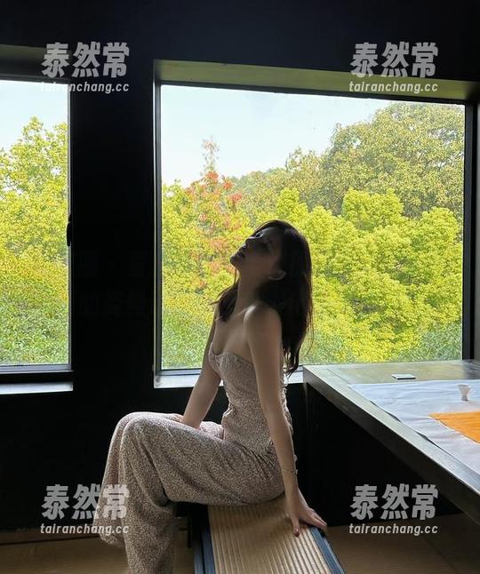 微密圈 - 夏日清凉，全套原图，就是阿朱啊的姿势让我想起了刚出浴的仙女！