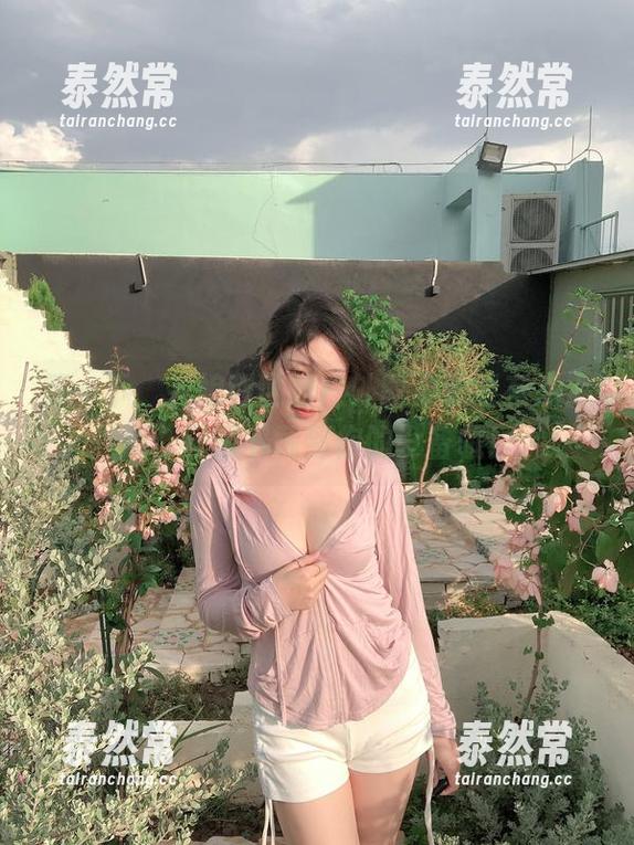 等一下，抖娘利世的户外图集竟然有点上瘾，记得下载到你的设备哦！