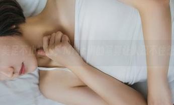 果团网 – 美足不止是脚，Miss琪的写真让人忍不住想一探究竟