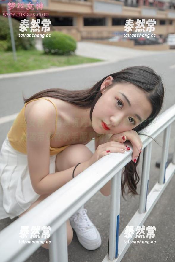 梦丝女神 - 写真资源就是一种精神食粮，凌凌带你在水手服和肉丝之间徘徊！