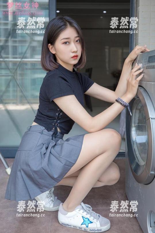 梦丝女神 - 作品用高清记录小区楼道，玥玥又是一波撩人套路
